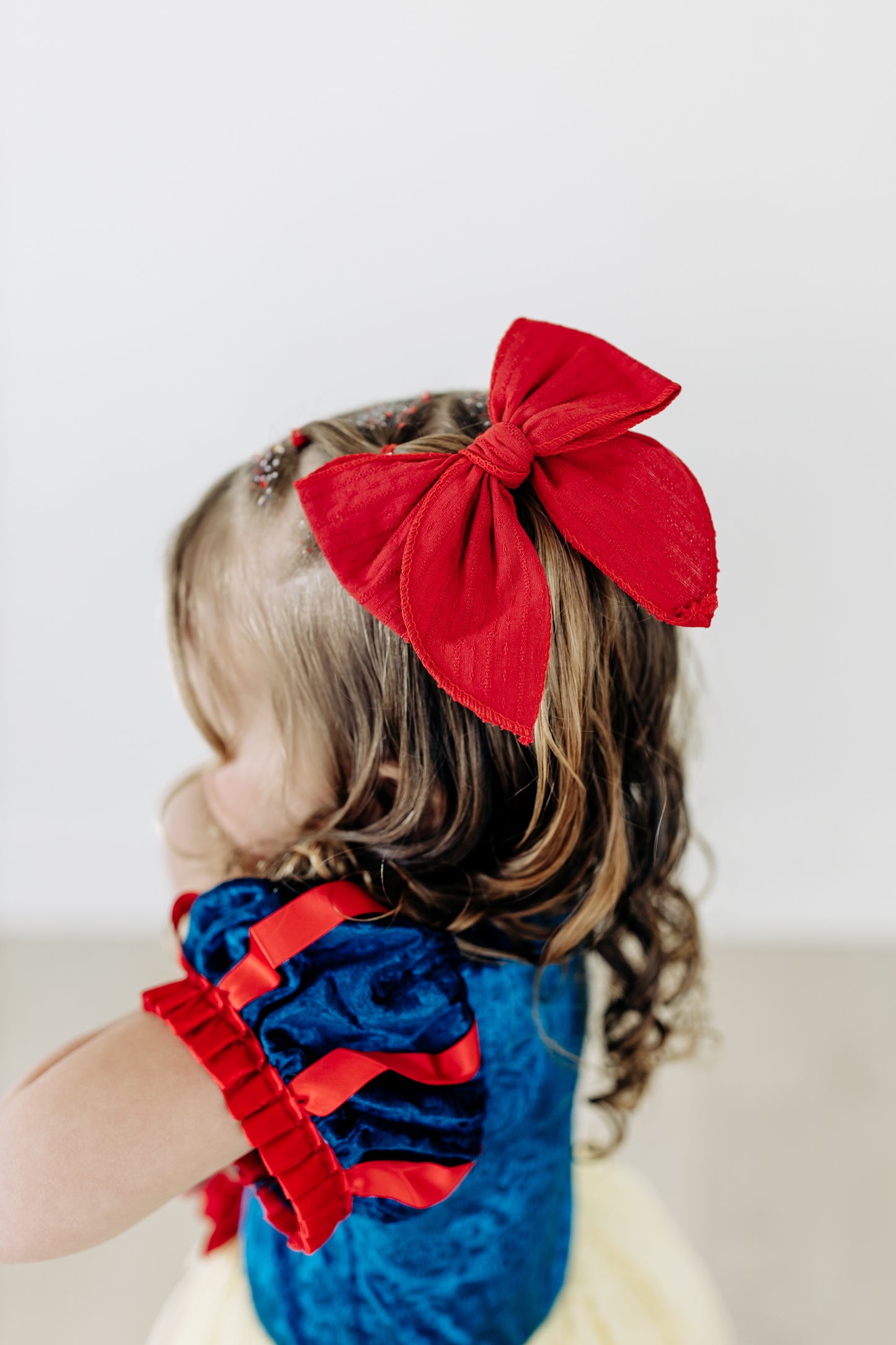 Snow White Bow