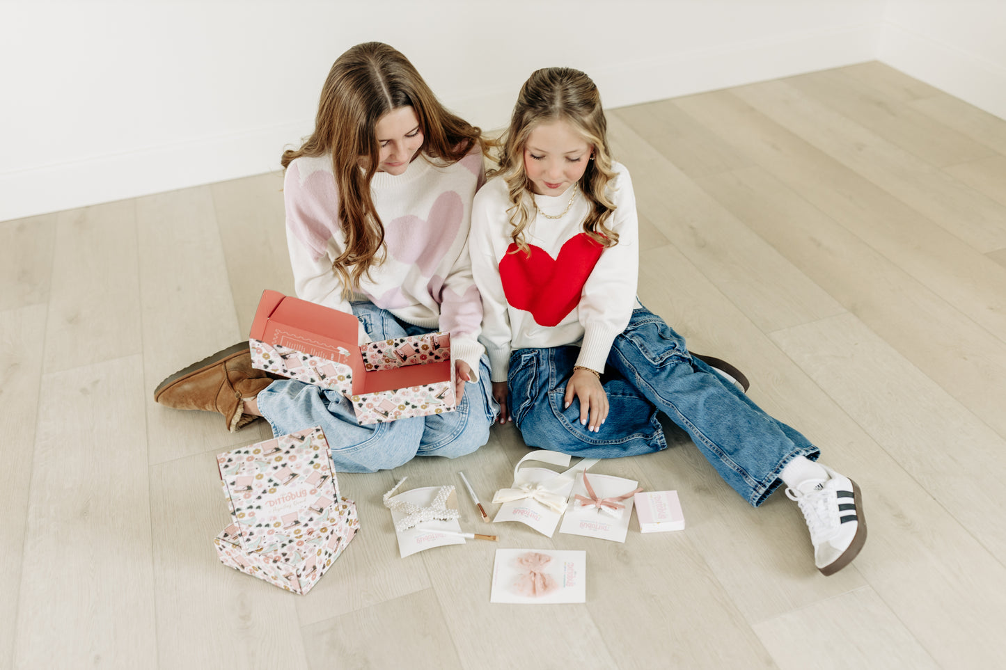 Dittobug x Aynsley Ovard Collaboration Box - Bow Set